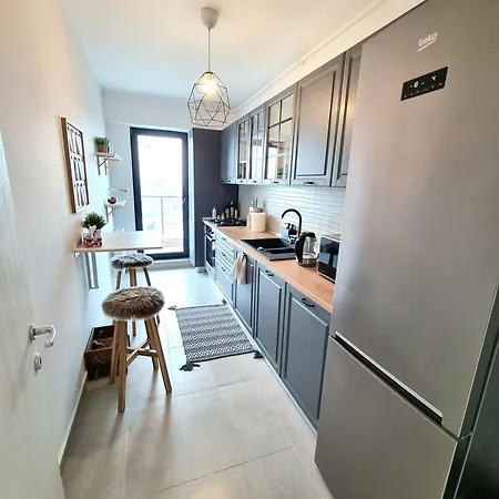 Marianne, 2 Camere, Morii 2 Bucharest