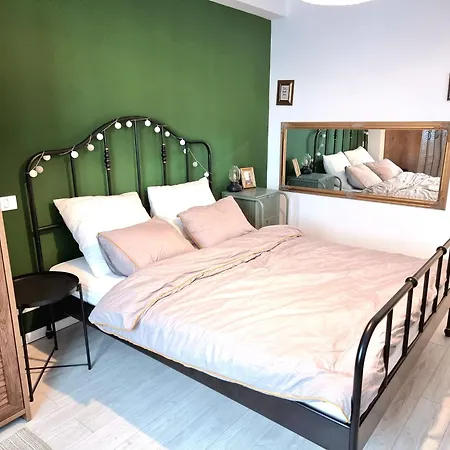 Marianne, 2 Camere, Morii 2 Bucharest