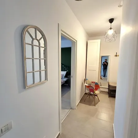 Daire Marianne, 2 Camere, Morii 2 Bükreş