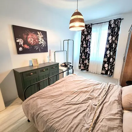 Marianne, 2 Camere, Morii 2 Bukareszt