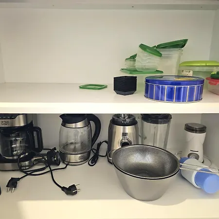 Marianne, 2 Camere, Morii 2 Bukareszt