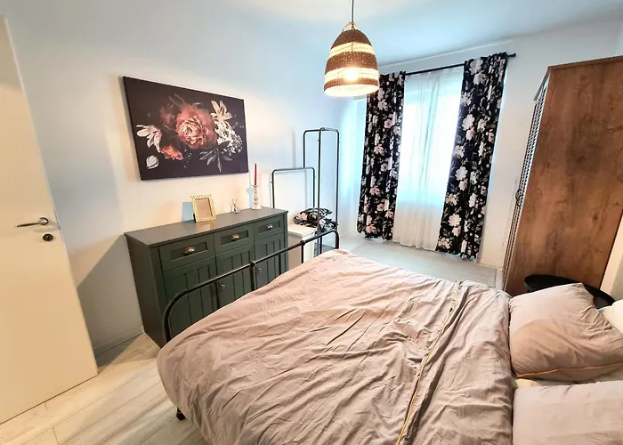 Marianne, 2 Camere, Morii 2 Bucharest